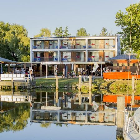 Bed and Breakfast Port Etterem&Panzio à Balatonmáriafürdő Extérieur photo