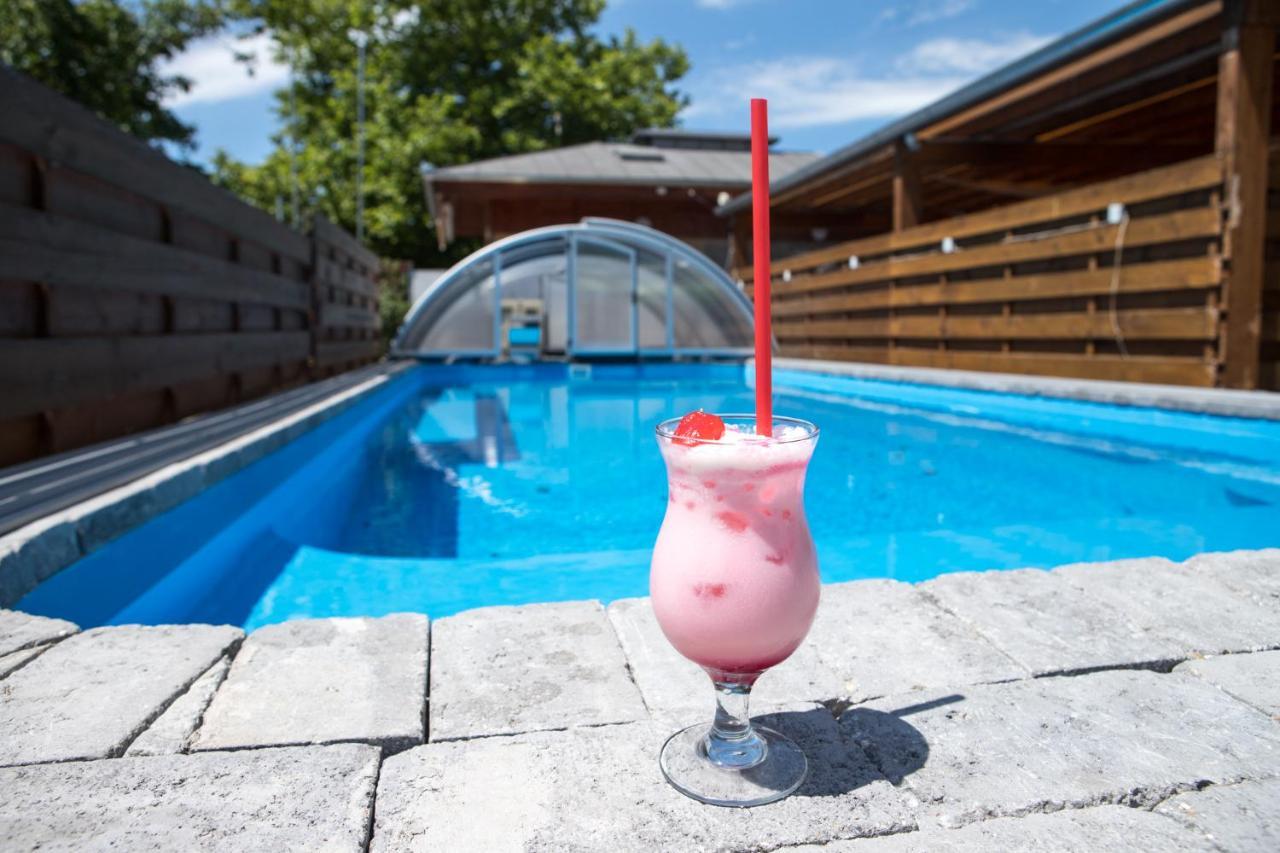Bed and Breakfast Port Etterem&Panzio à Balatonmáriafürdő Extérieur photo