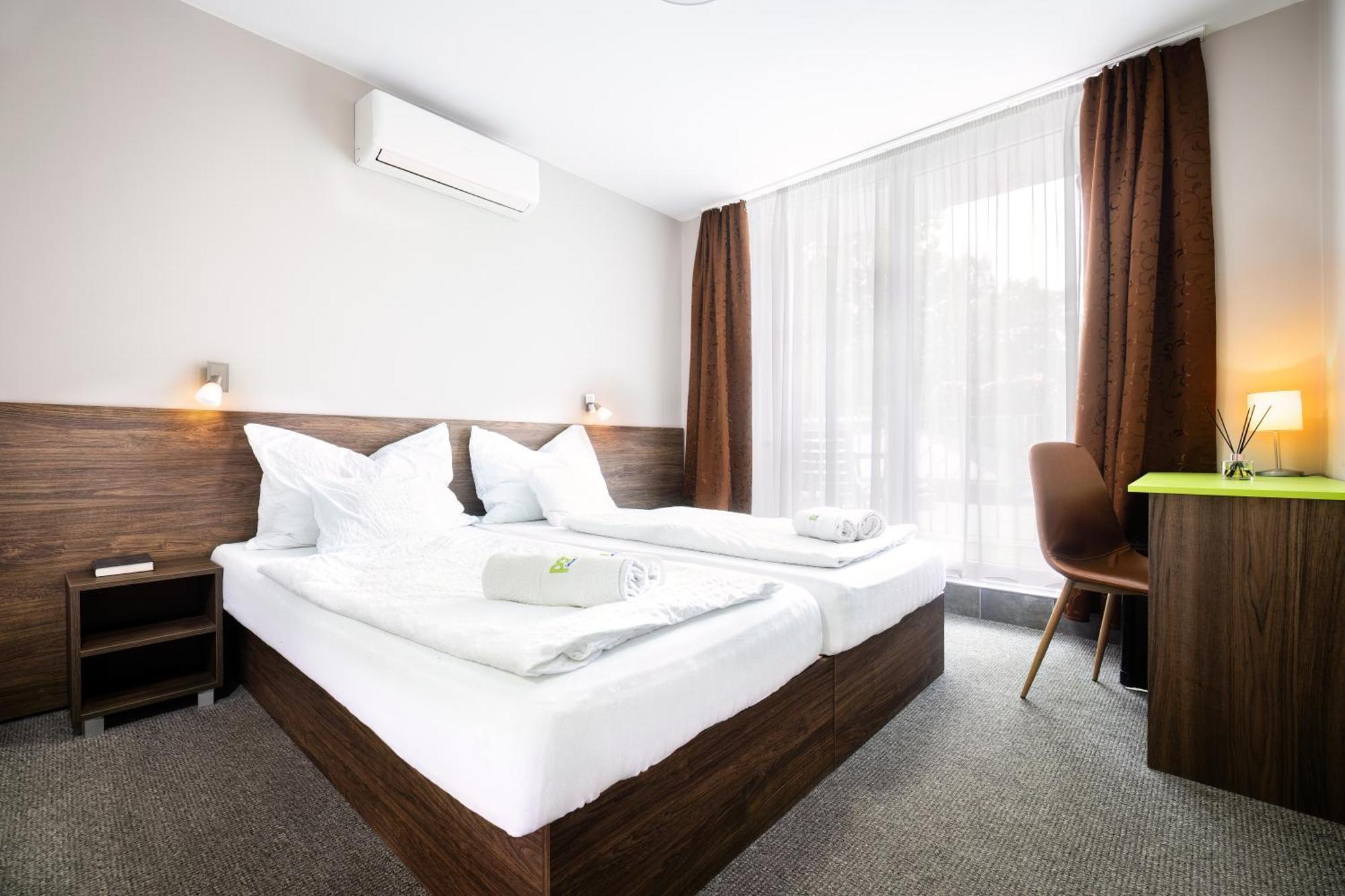 Bed and Breakfast Port Etterem&Panzio à Balatonmáriafürdő Extérieur photo