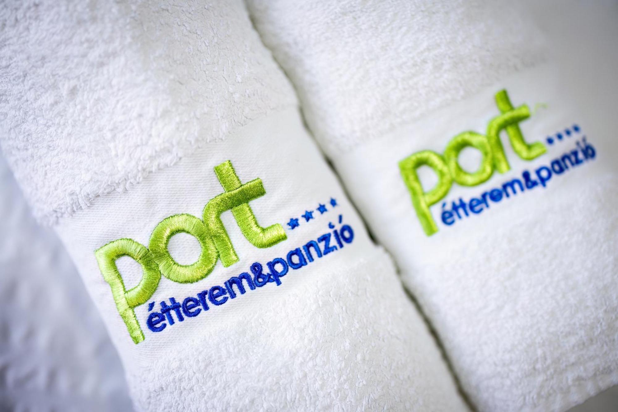 Bed and Breakfast Port Etterem&Panzio à Balatonmáriafürdő Extérieur photo