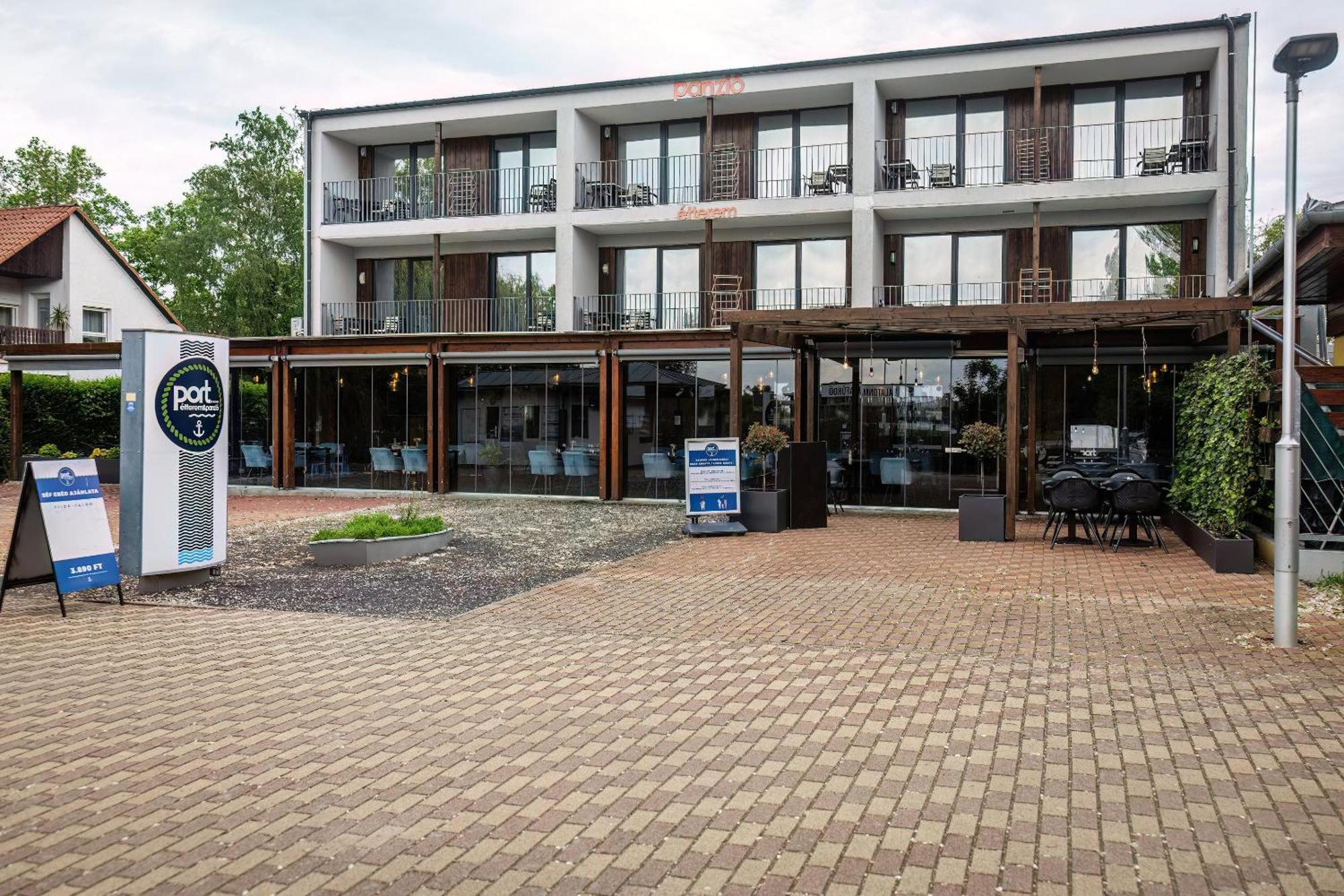 Bed and Breakfast Port Etterem&Panzio à Balatonmáriafürdő Extérieur photo