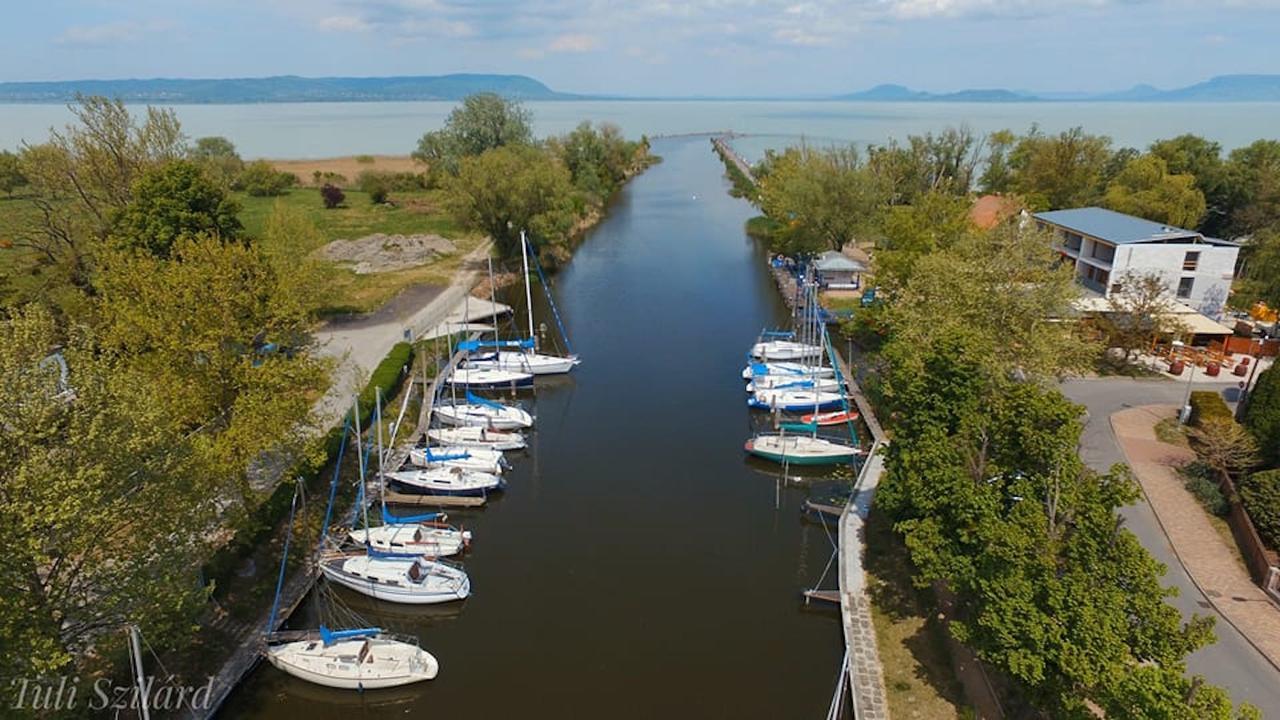 Bed and Breakfast Port Etterem&Panzio à Balatonmáriafürdő Extérieur photo